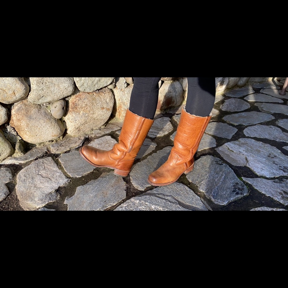 Rare Frye Shearling lined Boots